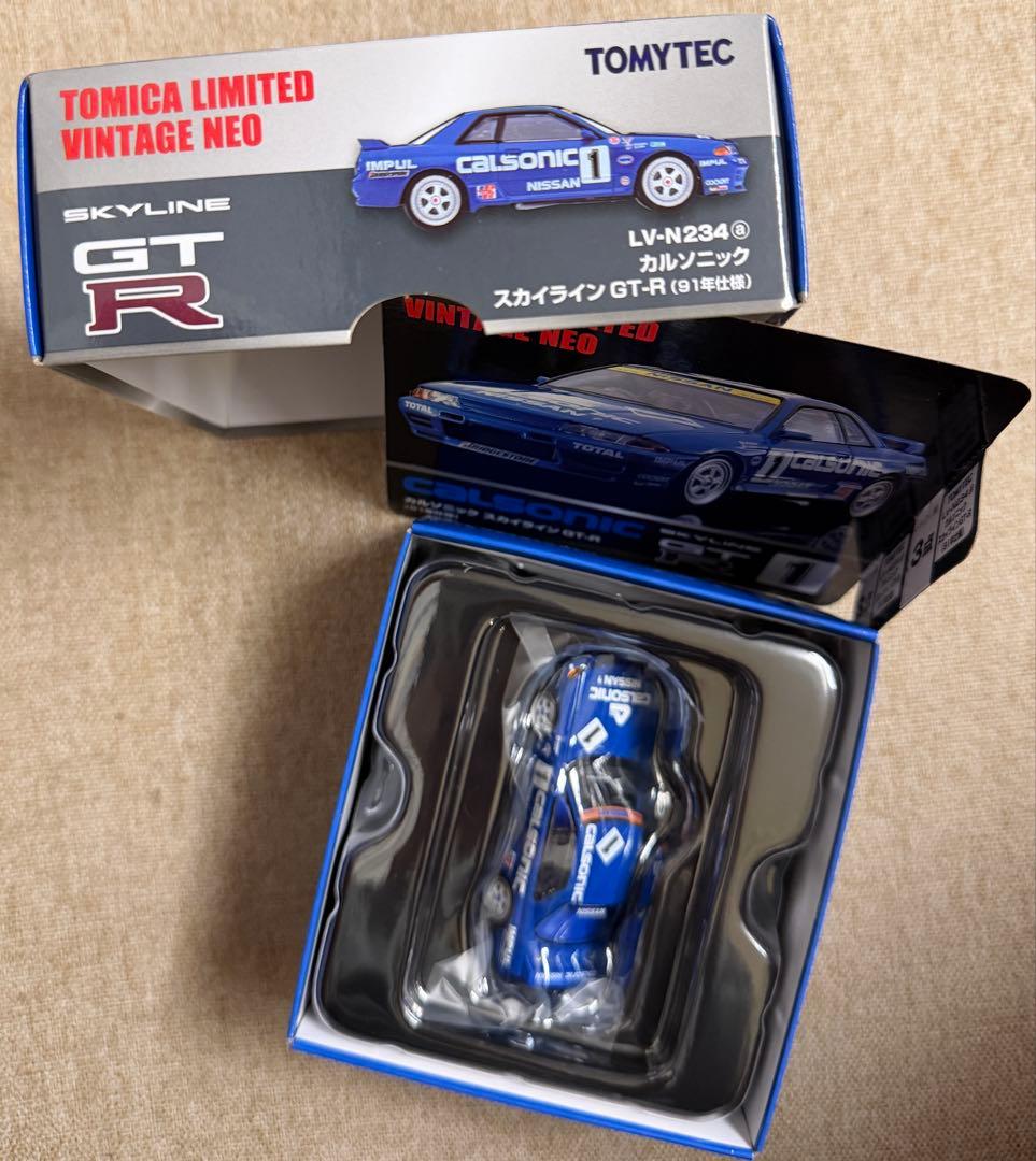 トミカリミテッドヴィンテージ　カルソニック　スカイライン GT-R