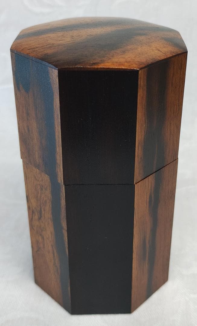 茶道具 川瀬表完 黒柿八角刻莨入 共箱