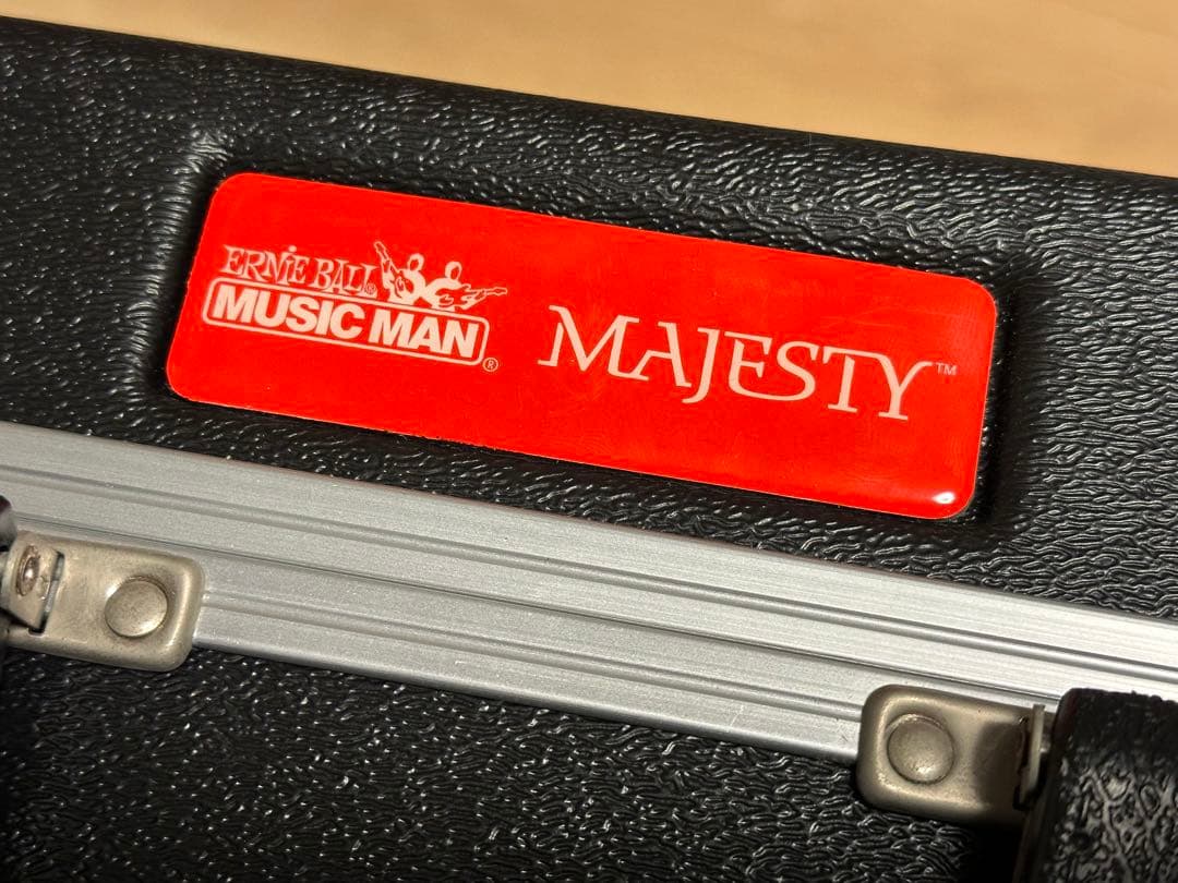 【訳あり】ERNIEBALL MUSICMAN Majesty 6st