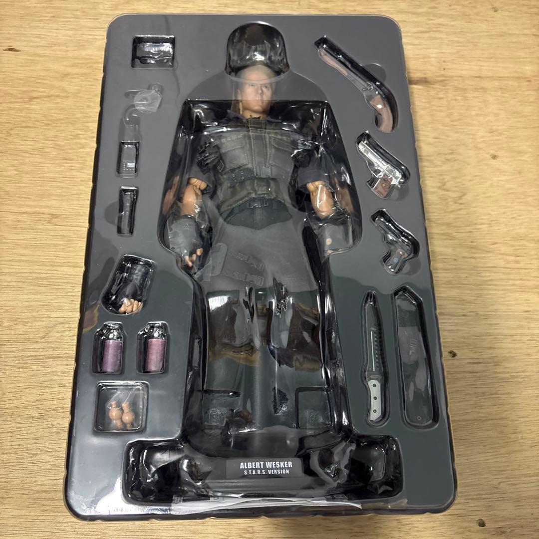 ホットトイズ バイオハザード5 アルバート・ウェスカー S.T.A.R.S版