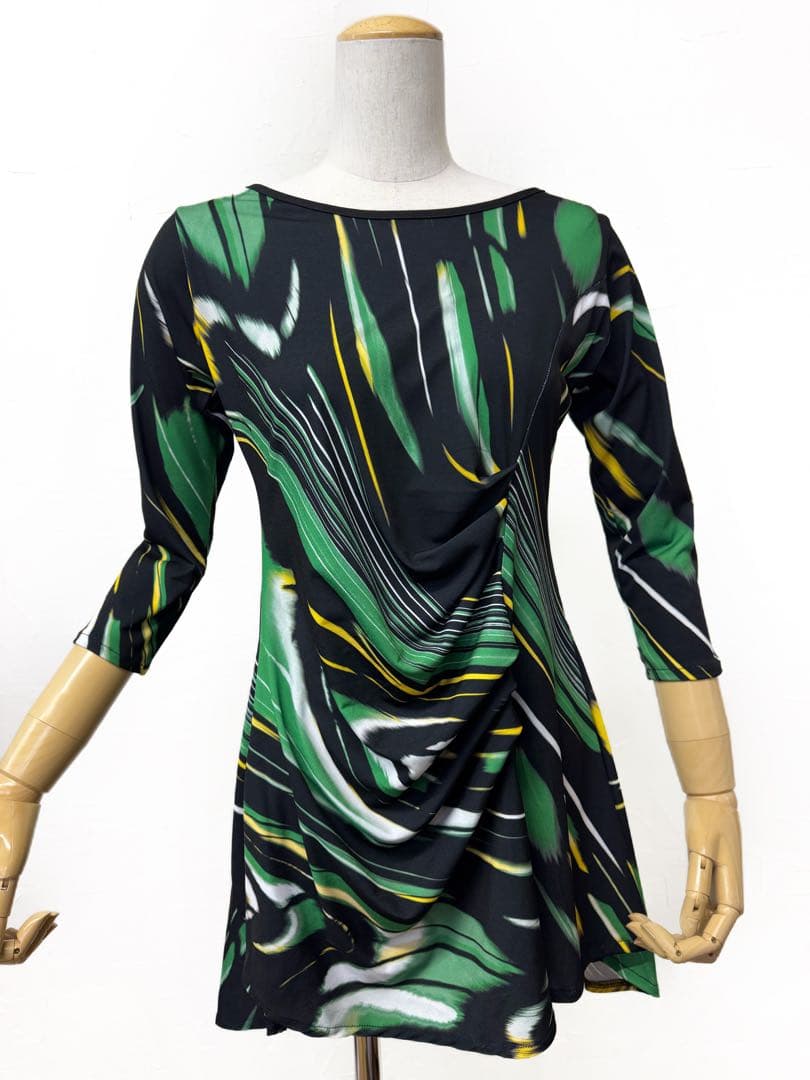 【スタイリッシュ】新品社交ダンス　緑黒プリントチュニックｒ398