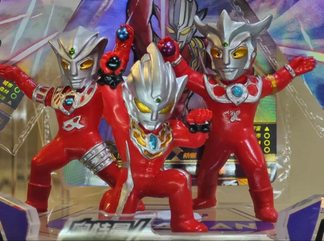 中国限定　塗装完成品　英雄集結 ウルトラマン　レオ　アストラ　レグロス