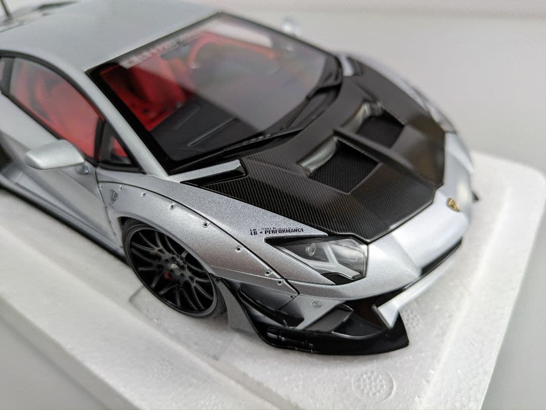 1/18 ミニカー オートアート ランボルギーニ アヴェンタドール LBWORK