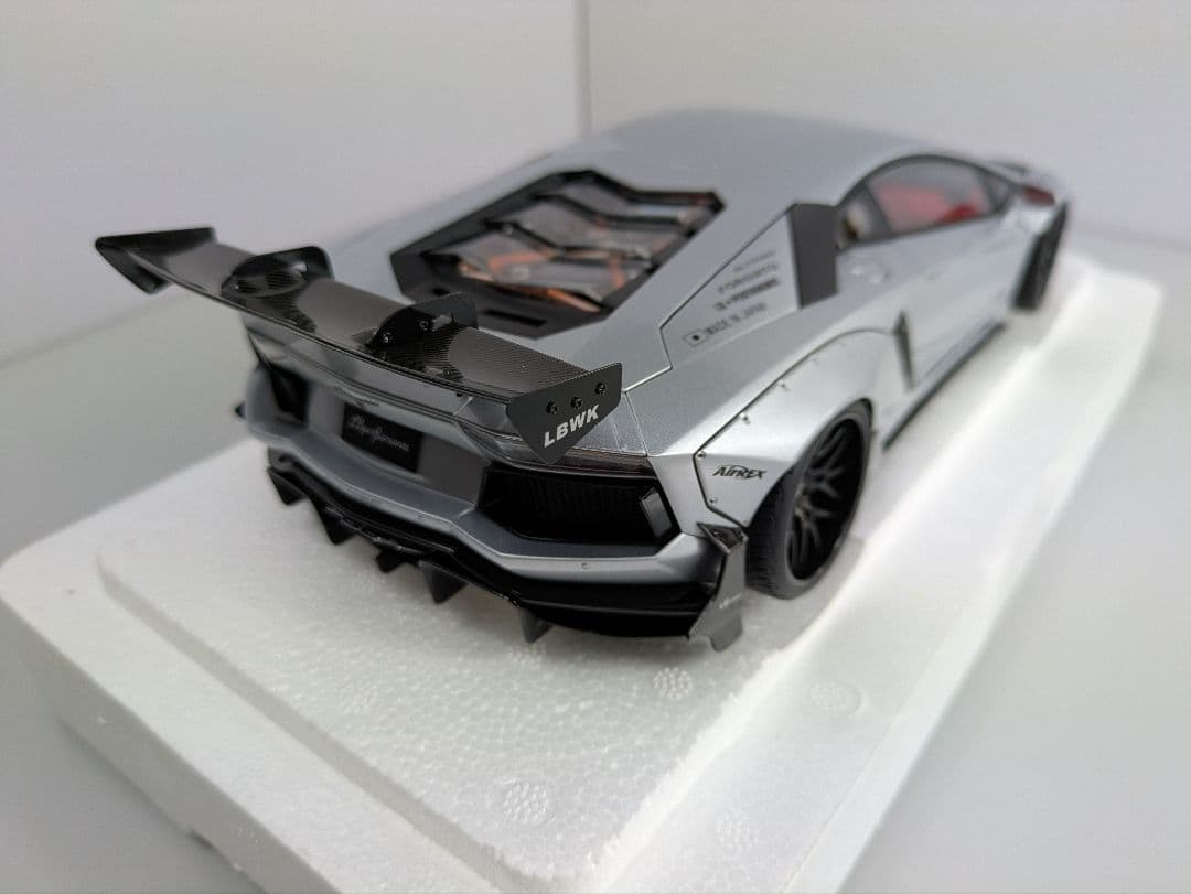 1/18 ミニカー オートアート ランボルギーニ アヴェンタドール LBWORK