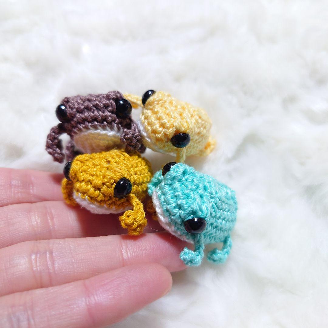 ミニチュアかえるのあみぐるみ…キーホルダー