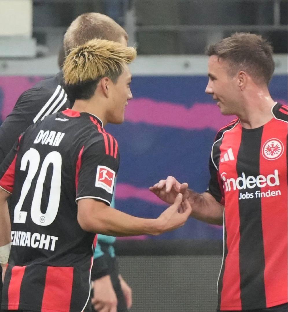 アディダスサッカーユニフォームブンデスリーガアイントラハト・フランクフルトホーム