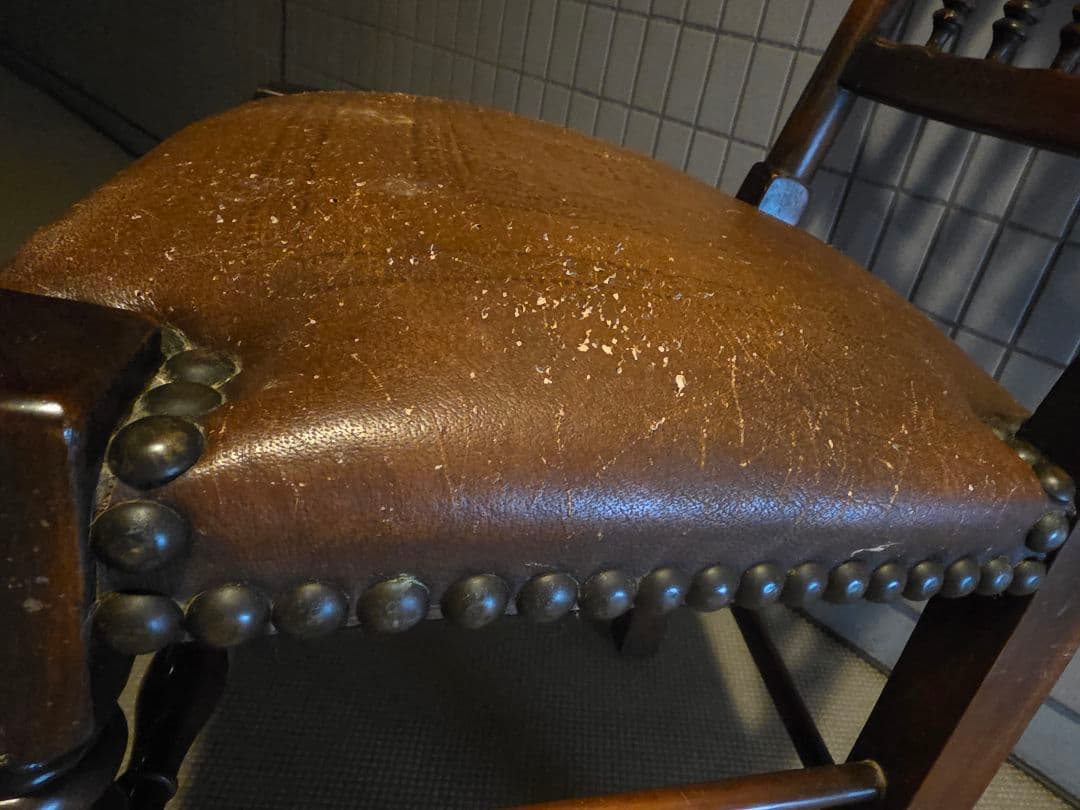 希少　セオドア アレクサンダー？ 木製スピンドルバック椅子 高さ約100cm