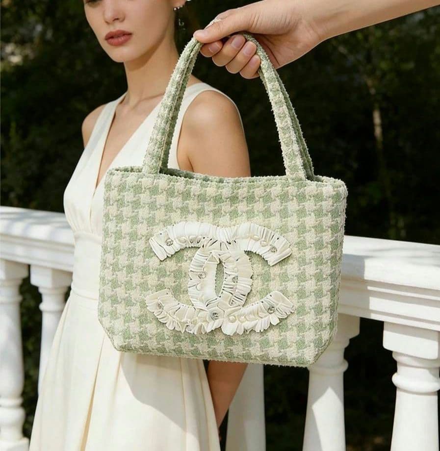 【未使用】CHANEL 非売品ノベルティ　　　　黄緑 　トートバッグ