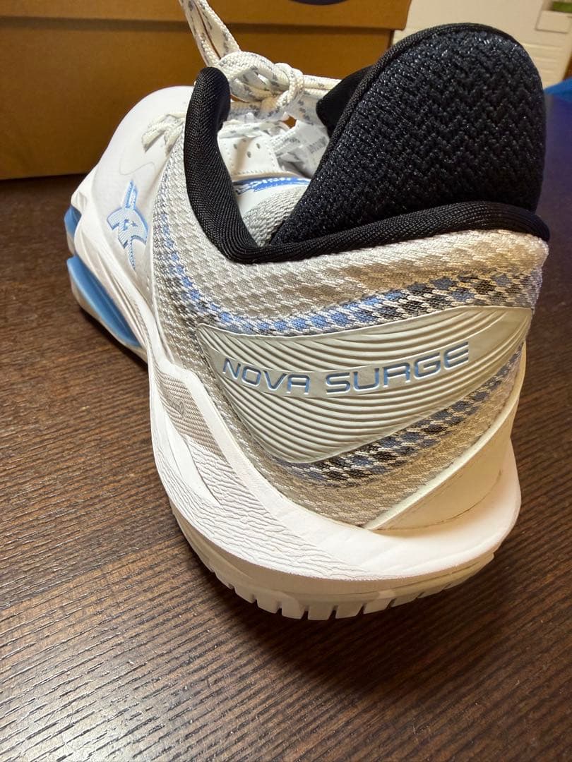asics NOVA SURGE LOWノヴァサージ　26.5