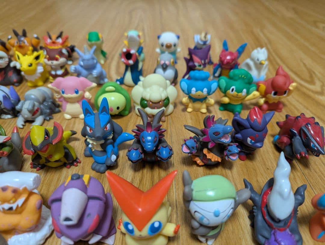 ポケモン　ソフビ　86体まとめ売り（ブラック・ホワイト多）