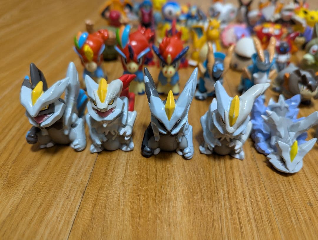 ポケモン　ソフビ　86体まとめ売り（ブラック・ホワイト多）