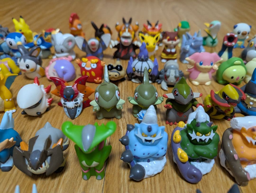 ポケモン　ソフビ　86体まとめ売り（ブラック・ホワイト多）