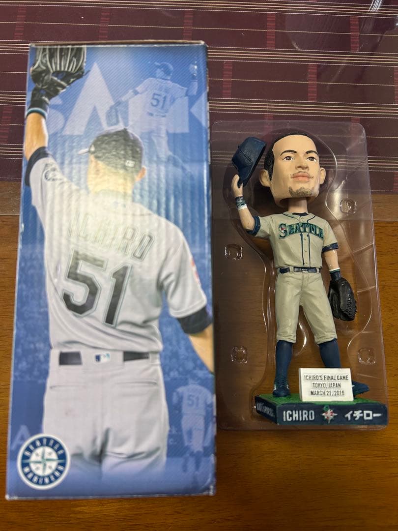 イチロー、現役最後のボブルヘッド人形!大谷翔平選手とのトレーディングカード付!