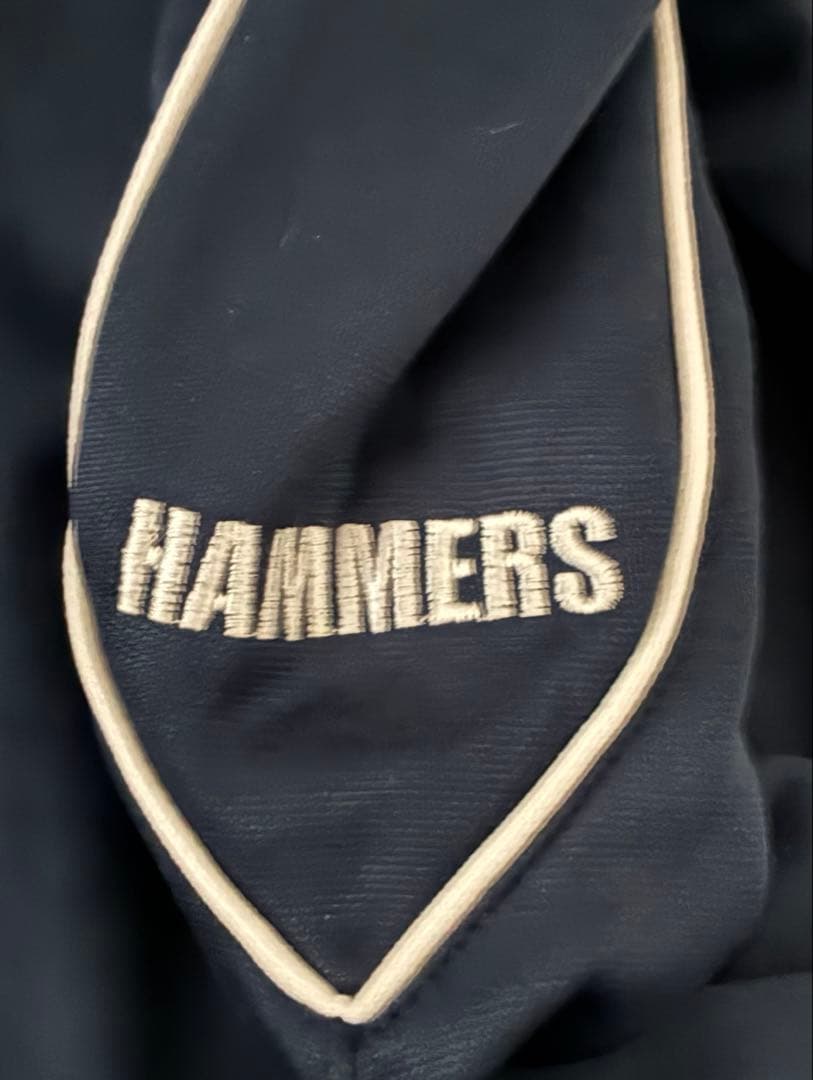 激レア プレミアリーグ ウェストハム ジャケット 未使用本物 日本 Mサイズ相当