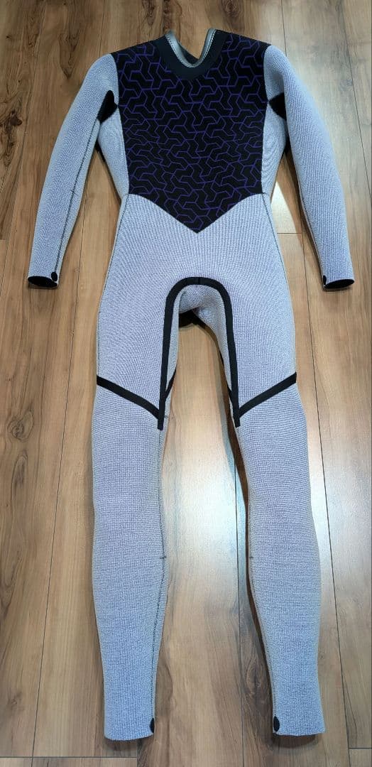 BILLABONG　セミドライ　バックジップ　5㎜3㎜　新品未使用