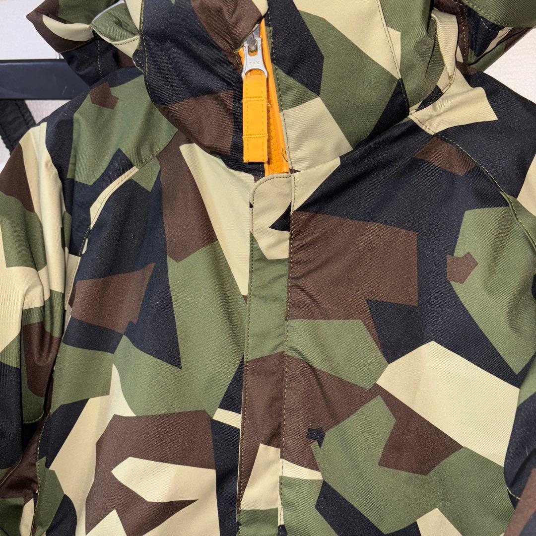 超美品　DESCENTE ヒートナビ 子供用スキーウェア 上下セット 130