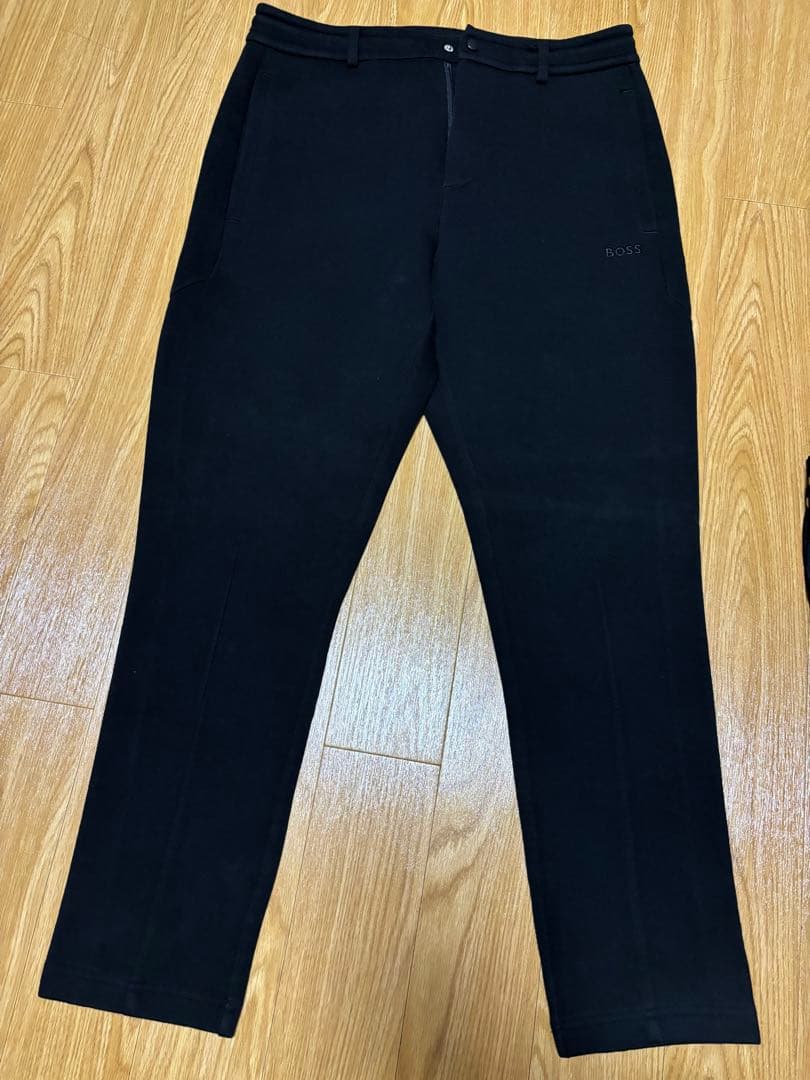 BOSS 黒 花柄刺繍パンツ 美品