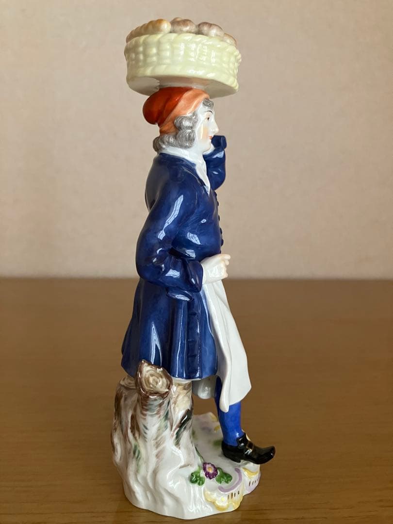 マイセン☆物売りシリーズ☆パン屋さんフィギュリン　人形