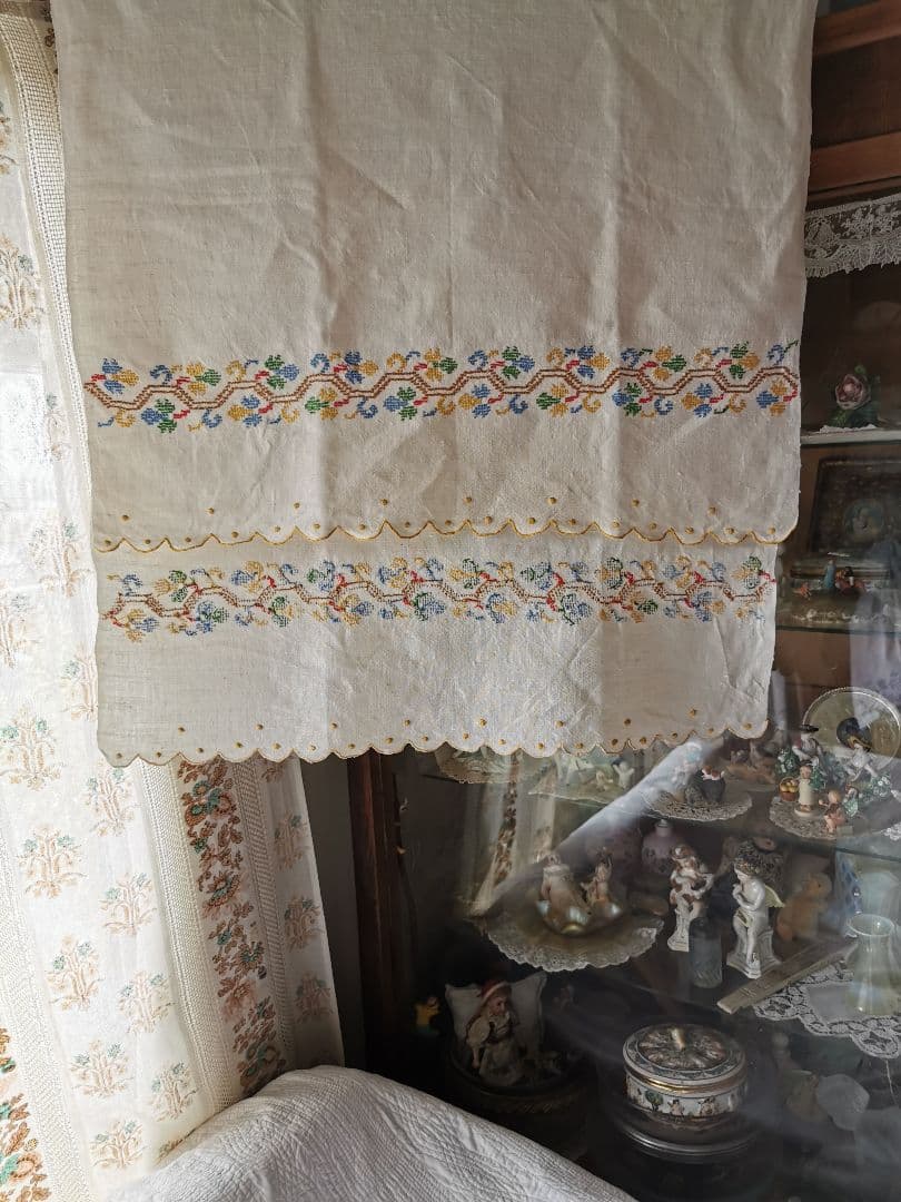 アンティーク イタリア ホームスパンリネン クロスステッチ刺繍 スカラップクロス