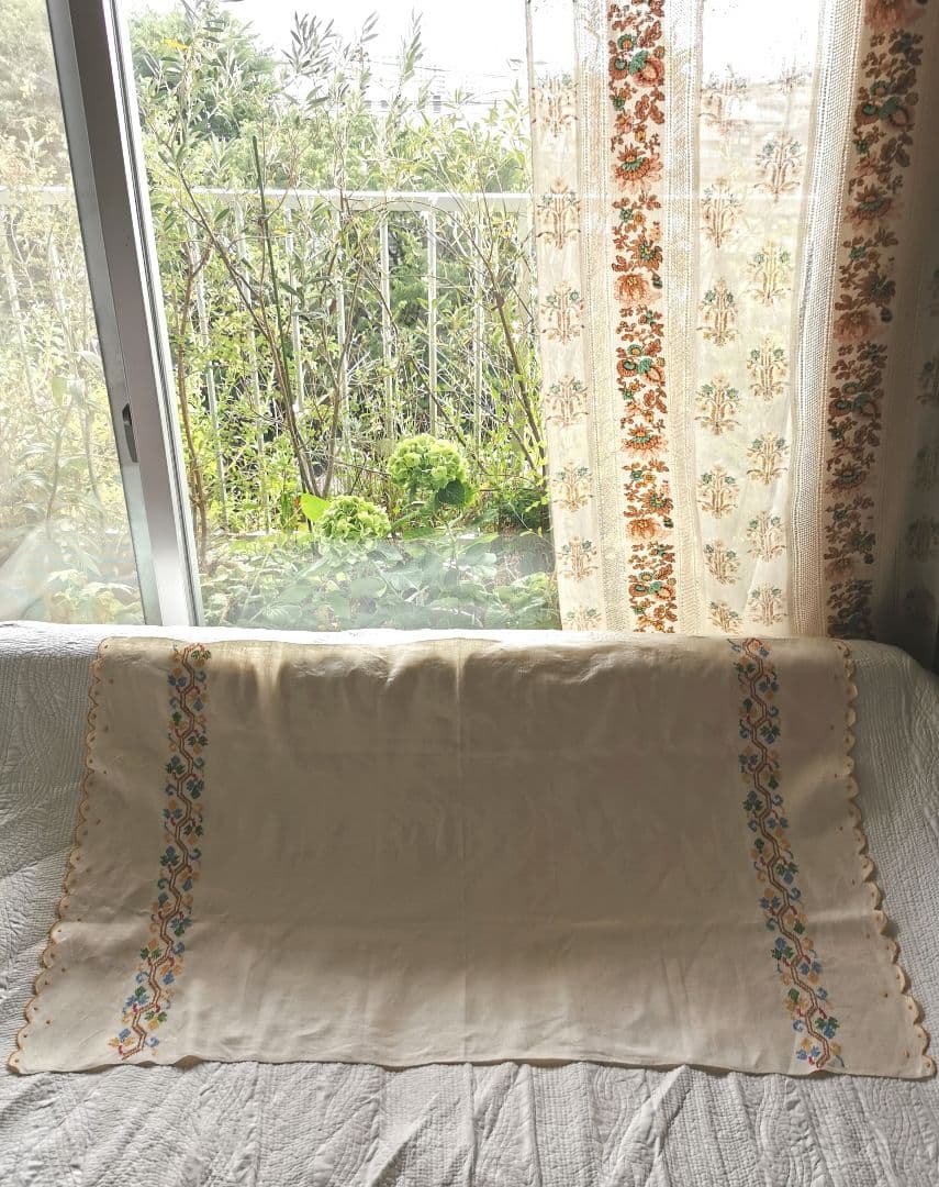 アンティーク イタリア ホームスパンリネン クロスステッチ刺繍 スカラップクロス