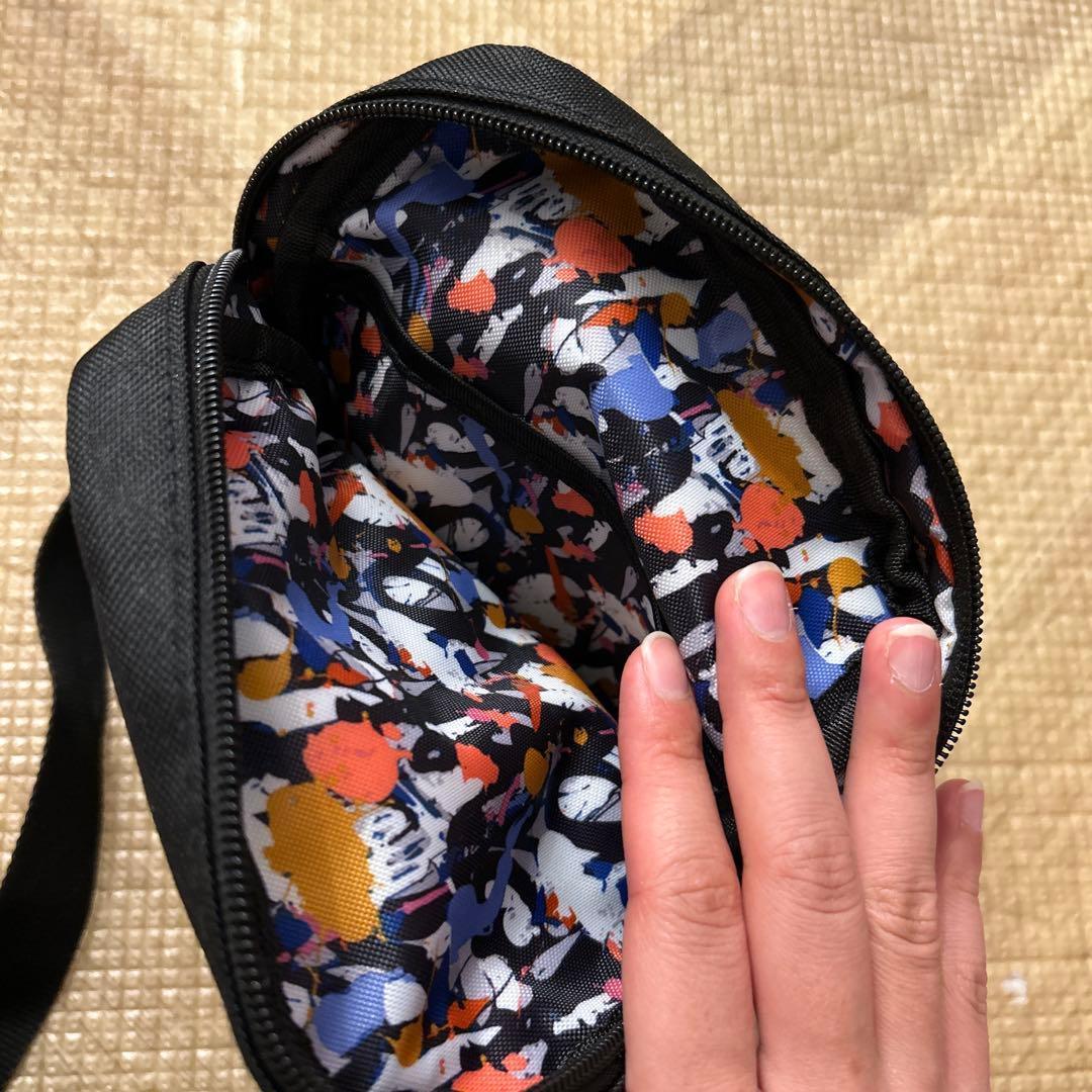 ワンオクロック　ショルダーバッグ