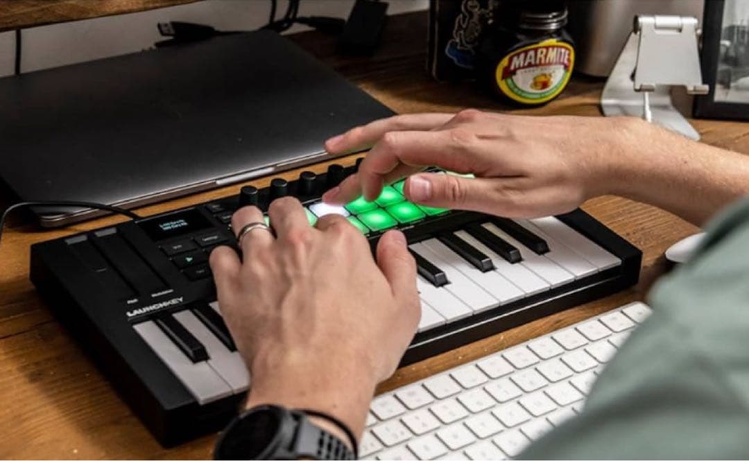 MIDIキーボードNovation Launchkey Mini MK3 25鍵