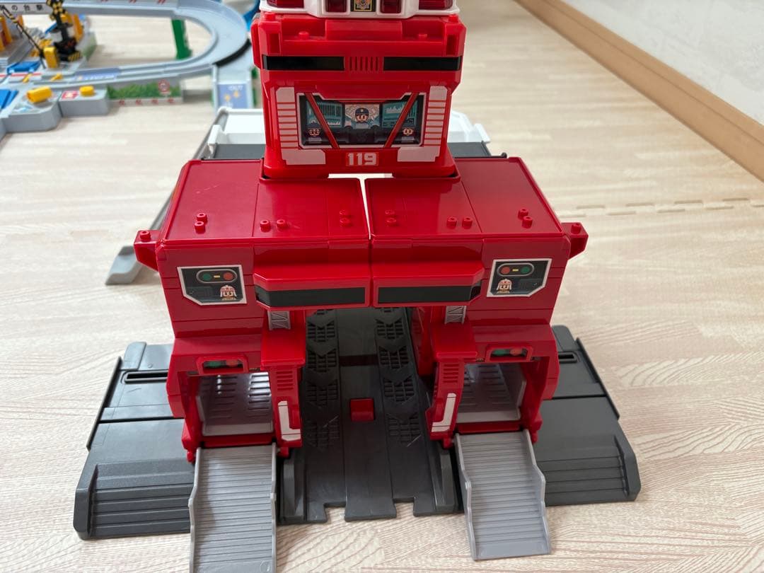 【お値打ち】トミカ ぐるぐるシュート!! DXトミカパーキング他　4点セット販売