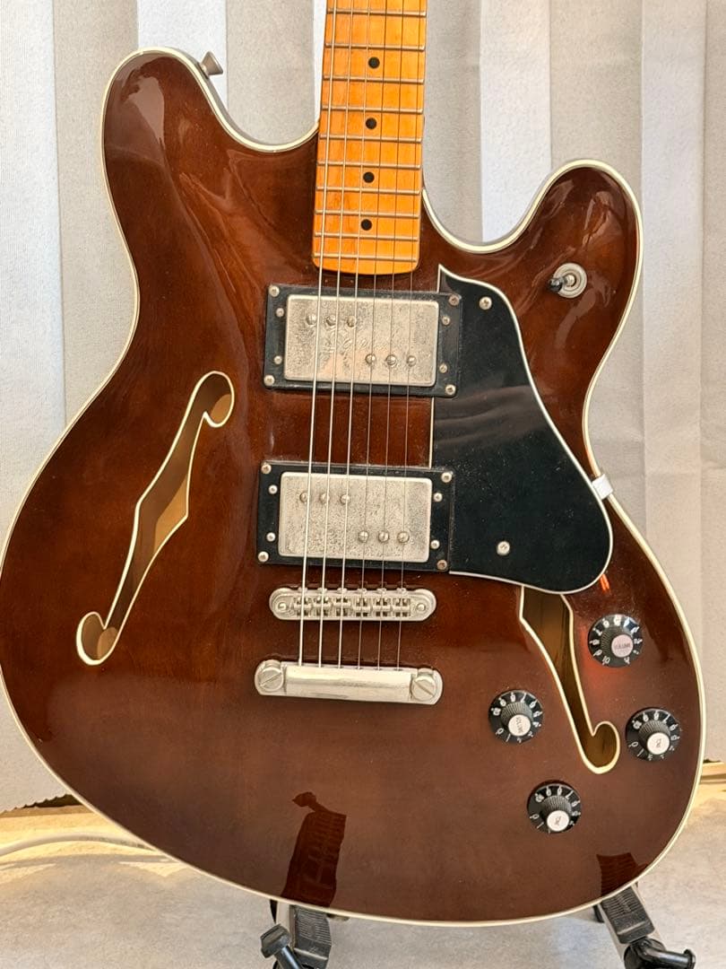 ギター Squier Classic Vibe Starcaster Walnut