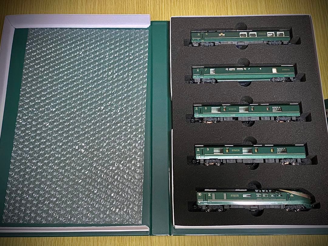 【特別企画品】KATO 10-1570 87系 瑞風 10両セット　(試走のみ)