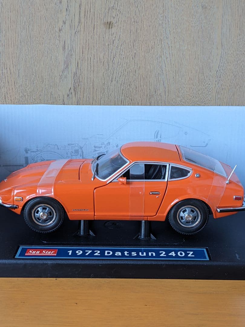 サンスター 1/18 　1972 Datsun 240Z ミニカー　送料無料