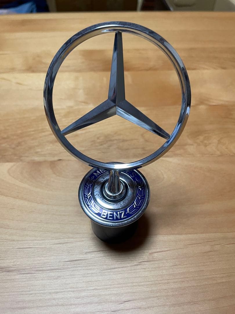 メルセデスベンツエンブレム　ガスライター用ボンベ？