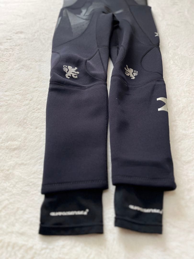 【美品】QUAKYSENSE ウェットスーツ メンズS ブラック セットアップ