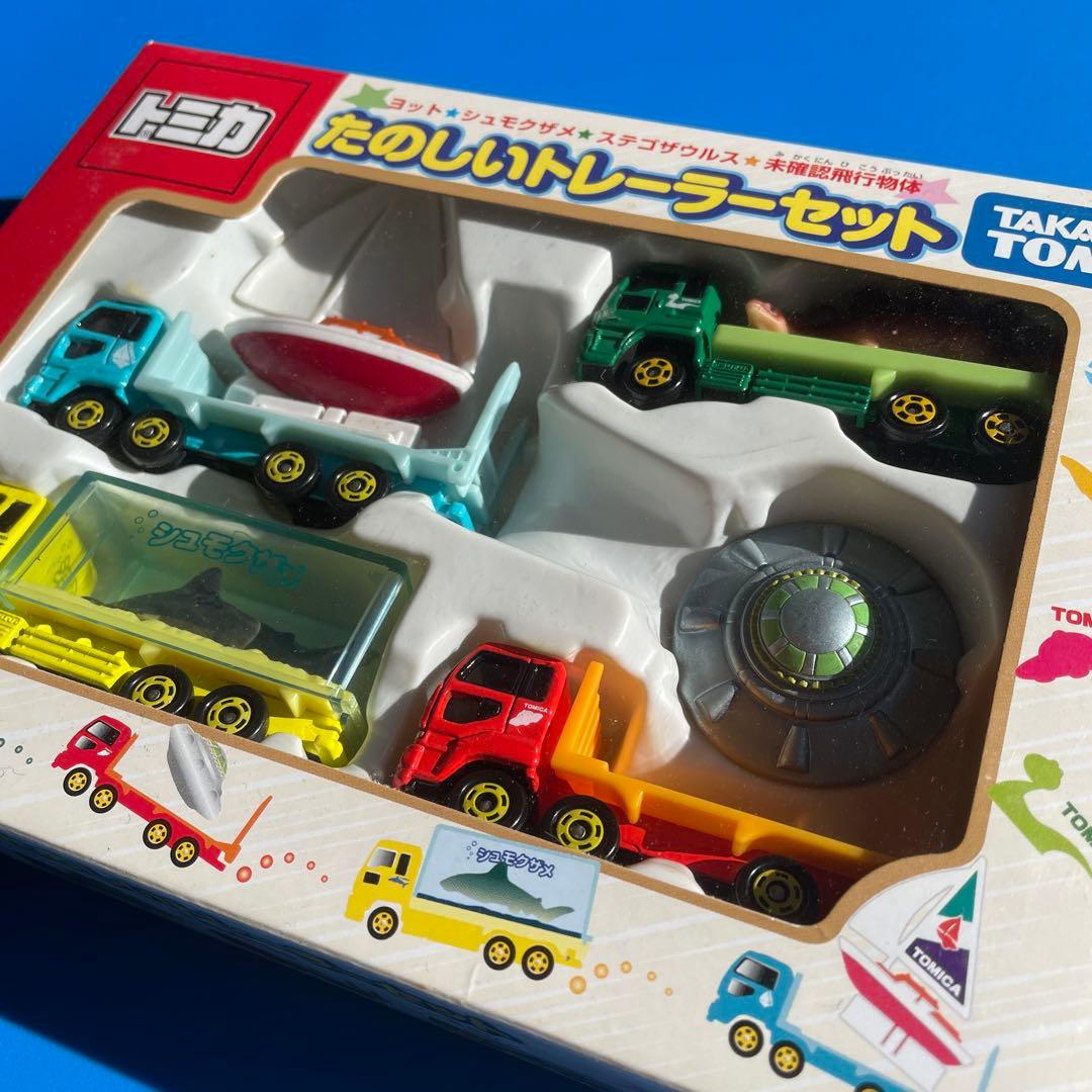 トミカ　たのしいトレーラーセット　ST13