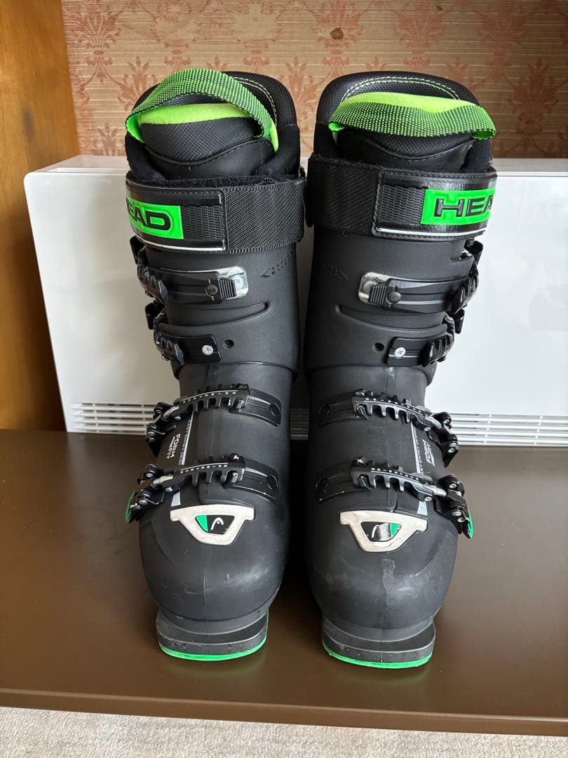 HEAD VECTOR EVO 120スキーブーツです。ブラック/グリーン