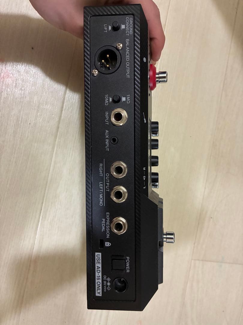 Zoom B2 FOUR ベースエフェクター