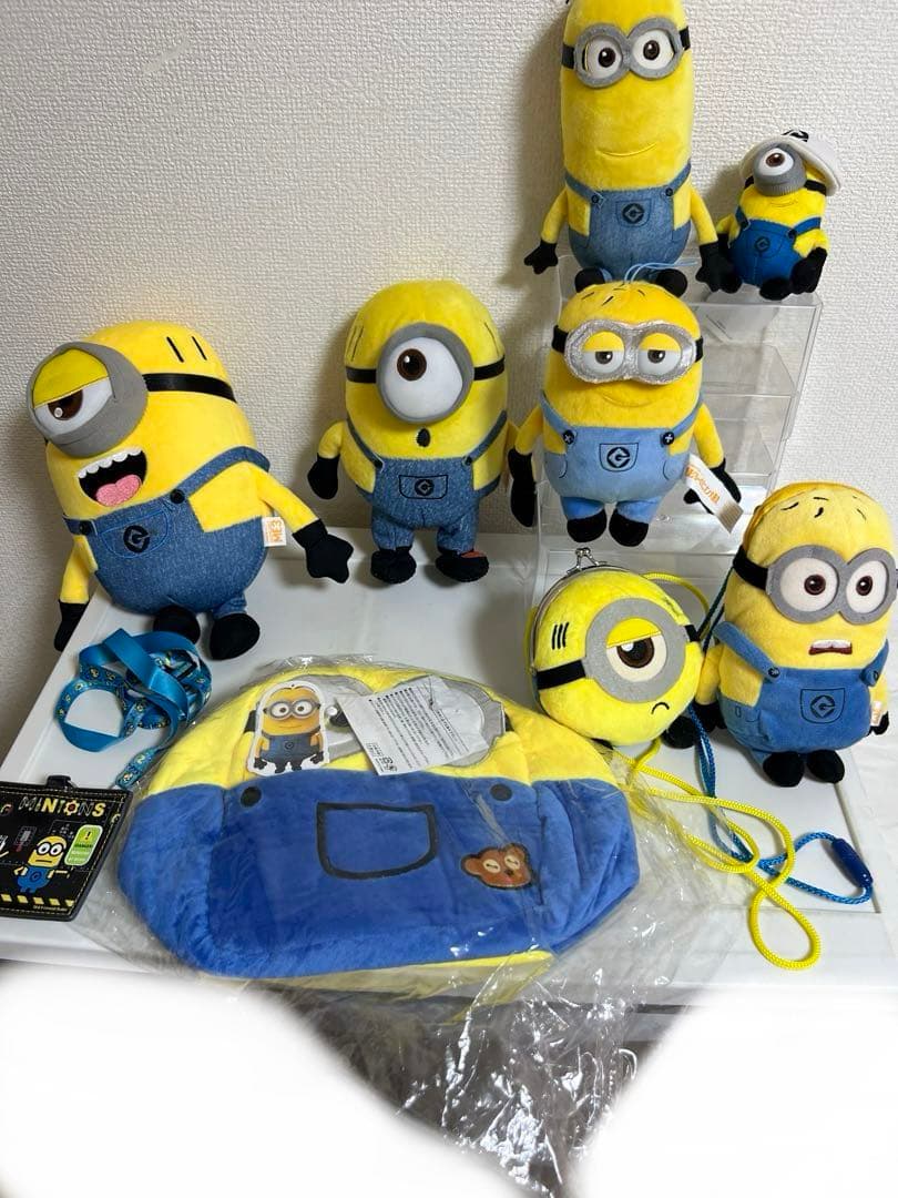 ミニオンズのぬいぐるみとポシェット、パスケース