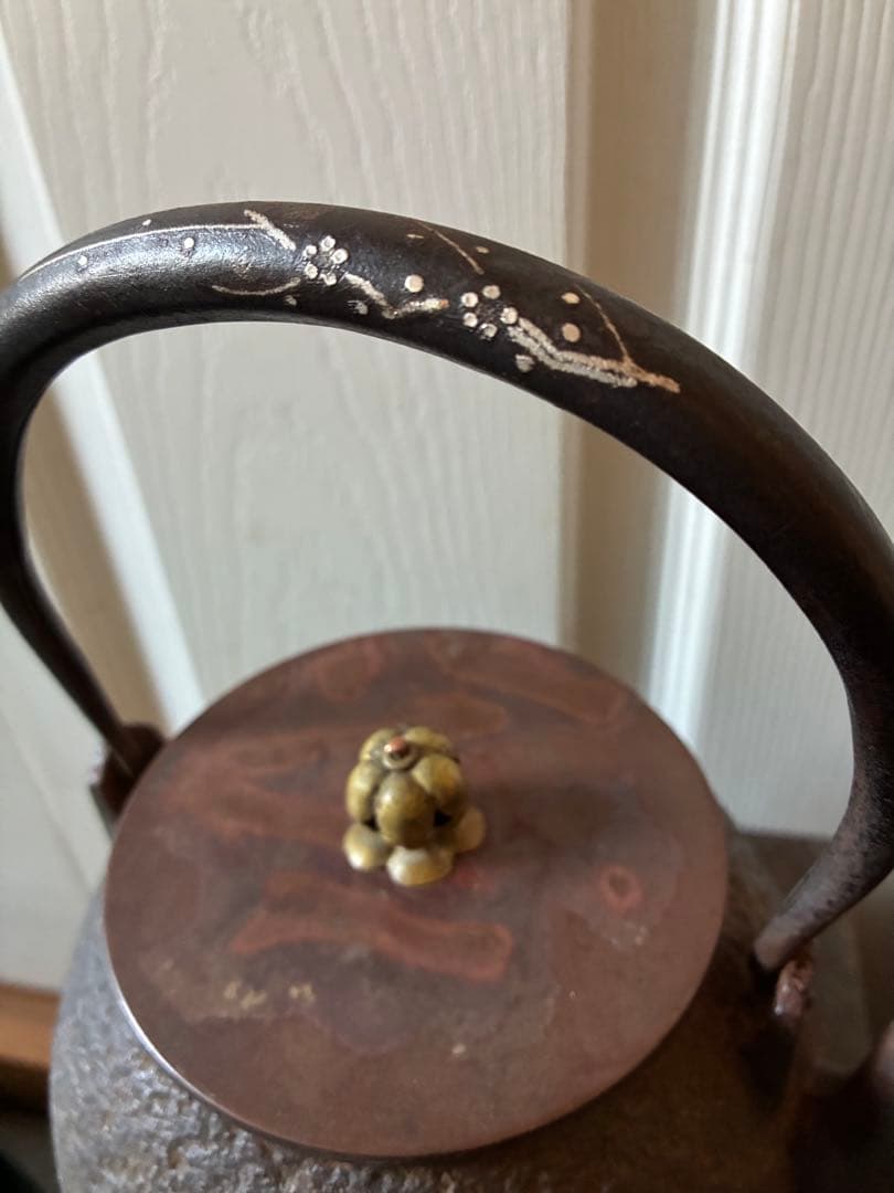 龍文堂 鉄瓶 在銘　銀象嵌