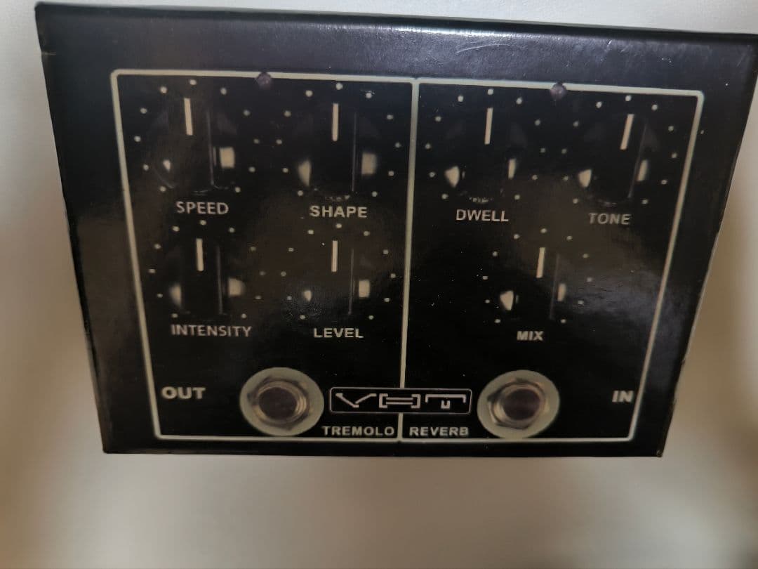 ギター VHT Melo-Verb Tremolo+Reverb Pedal