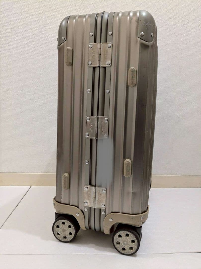リモワ トパーズ TOPAS 45L 4輪 RIMOWA チタニウム