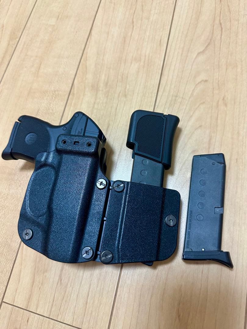 東京マルイ　LCP ガスガン　予備マガジン2本　専用ホルスターセット　18歳以上