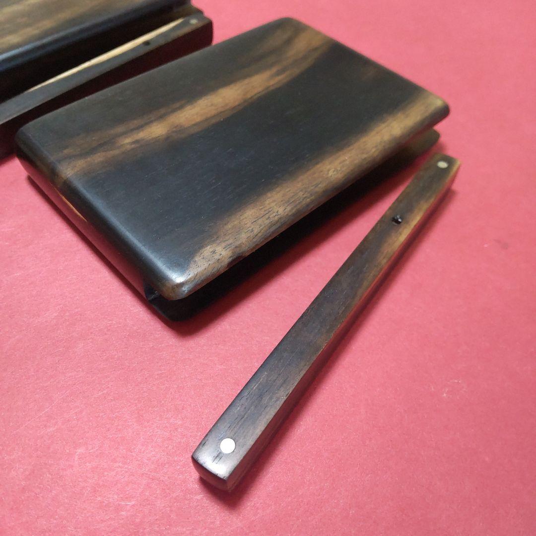 『brown』のどっしりした雰囲気の極上黒柿の名刺入れ 2個