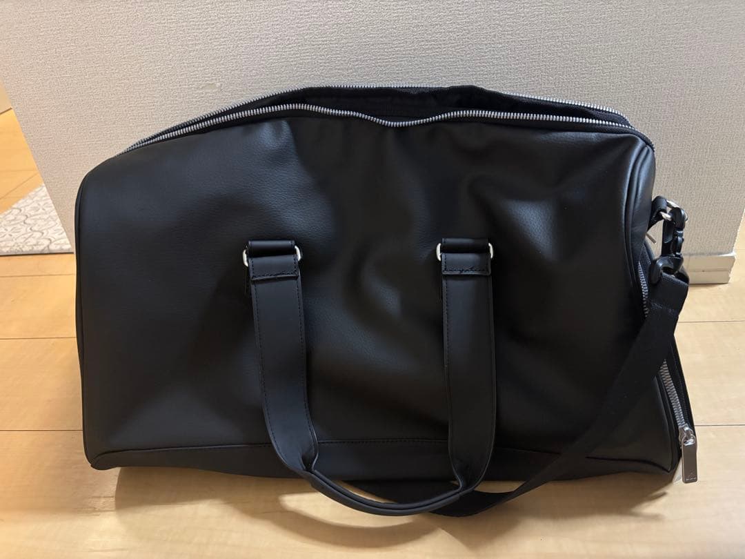 美品　合成皮革　adidas ボストンバッグ