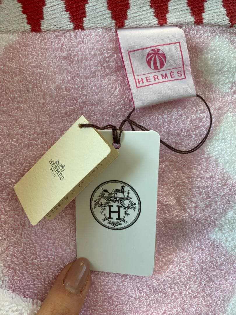 【未使用 タグ付き】HERMES バスタオル　ブランド箱付き