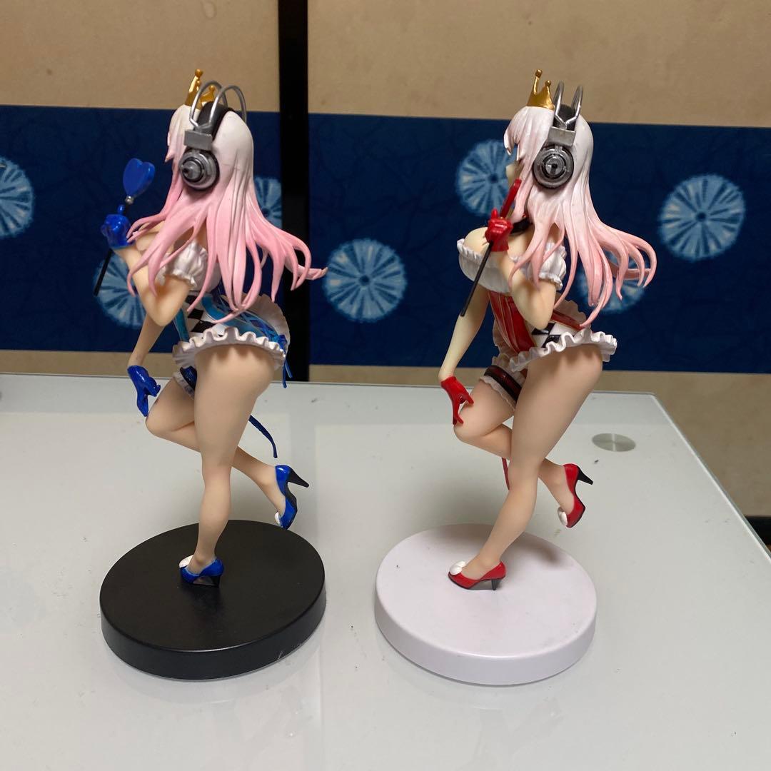 スーパーそに子　セクシー フィギュア 青と赤の衣装