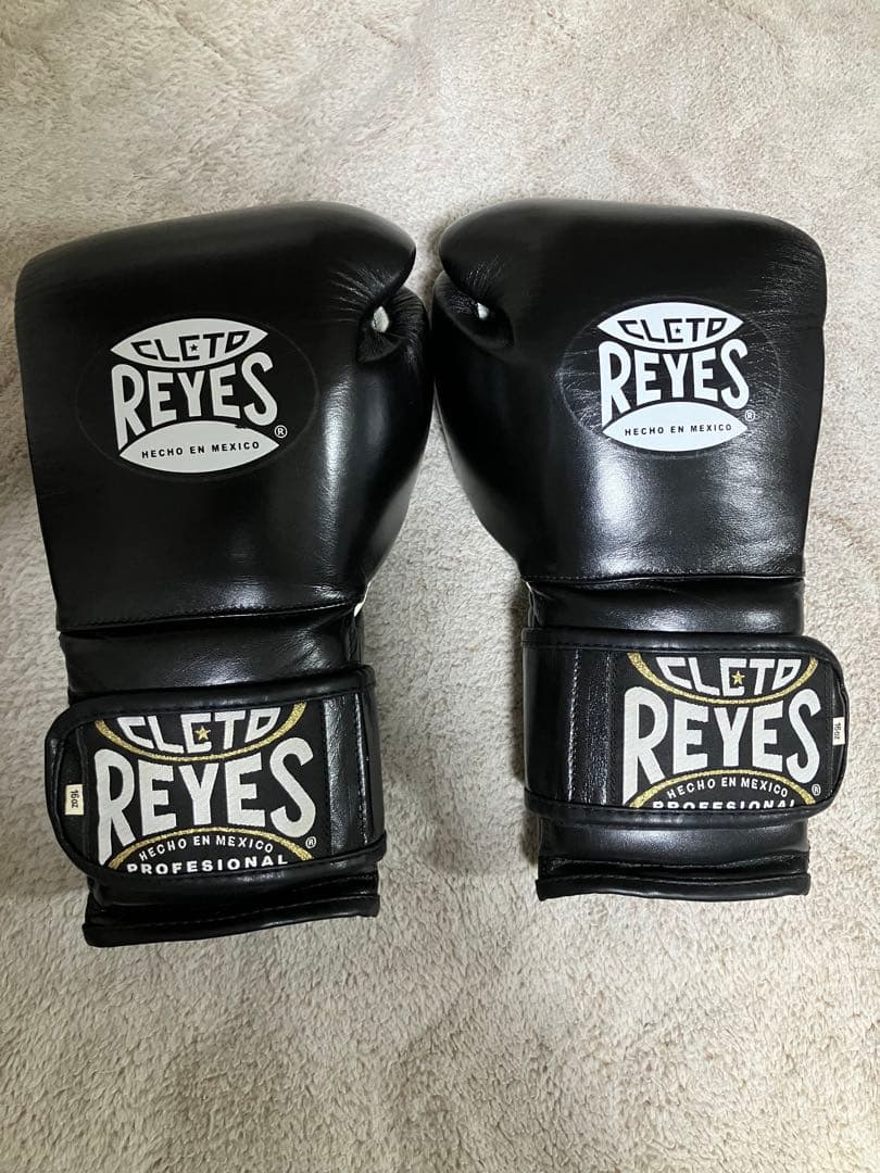 CLETO REYES ボクシンググローブ 16オンス　レイジェス