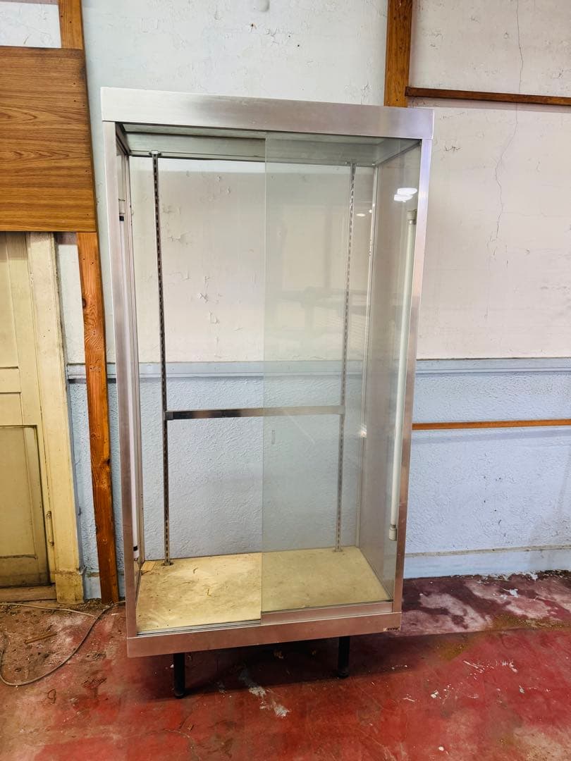 福岡発 ショーケース ガラスケース ラック 飾り棚 ローボード 扉付き ガラス製