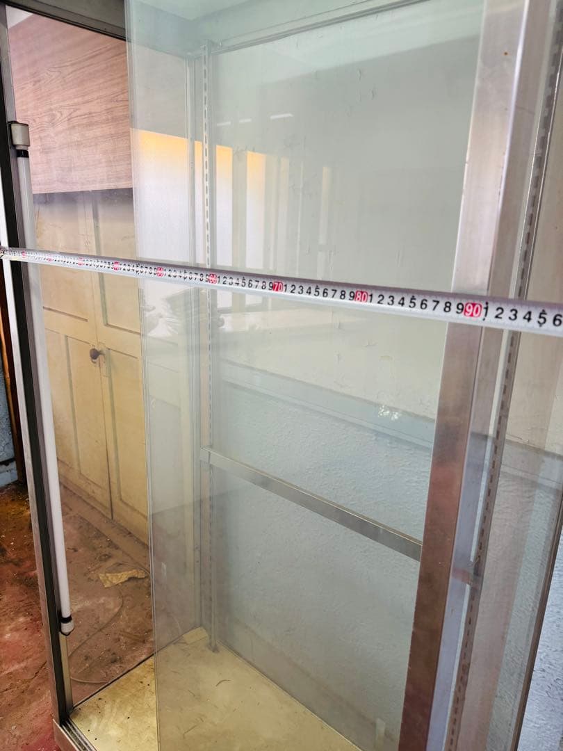 福岡発 ショーケース ガラスケース ラック 飾り棚 ローボード 扉付き ガラス製