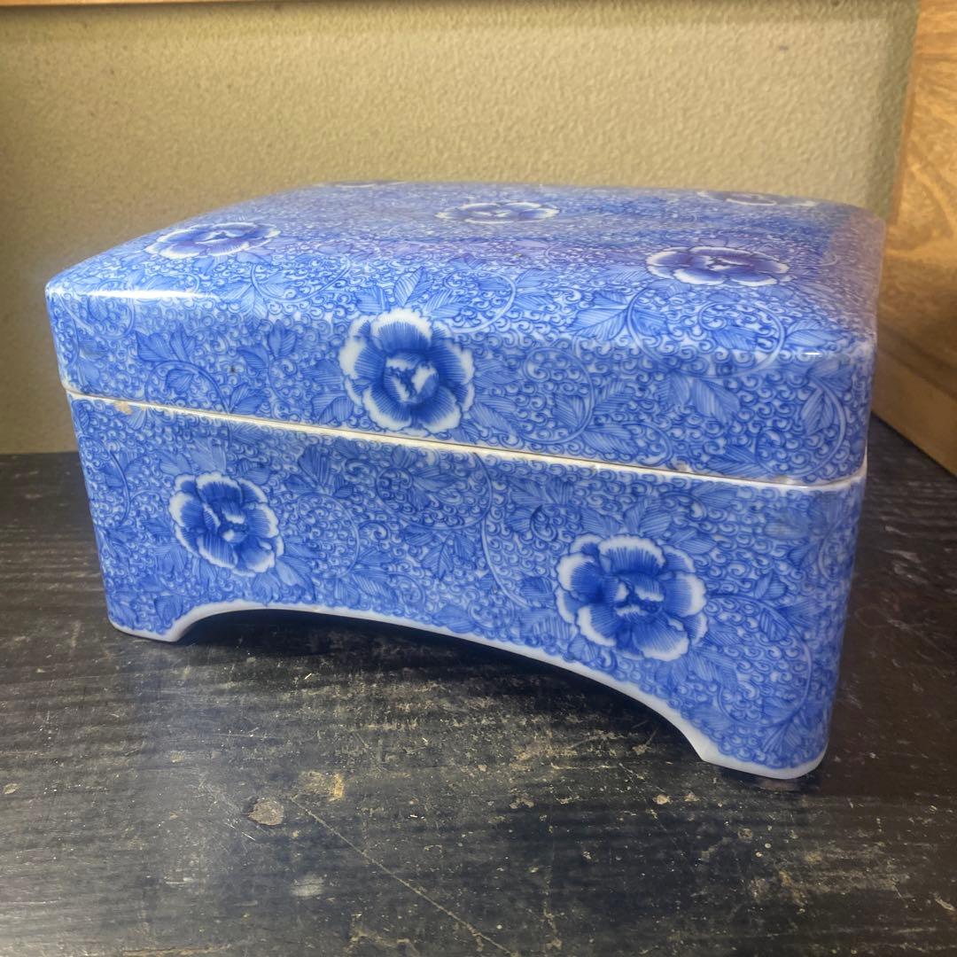 古伊万里花唐草珍品玉手箱【桐箱付】