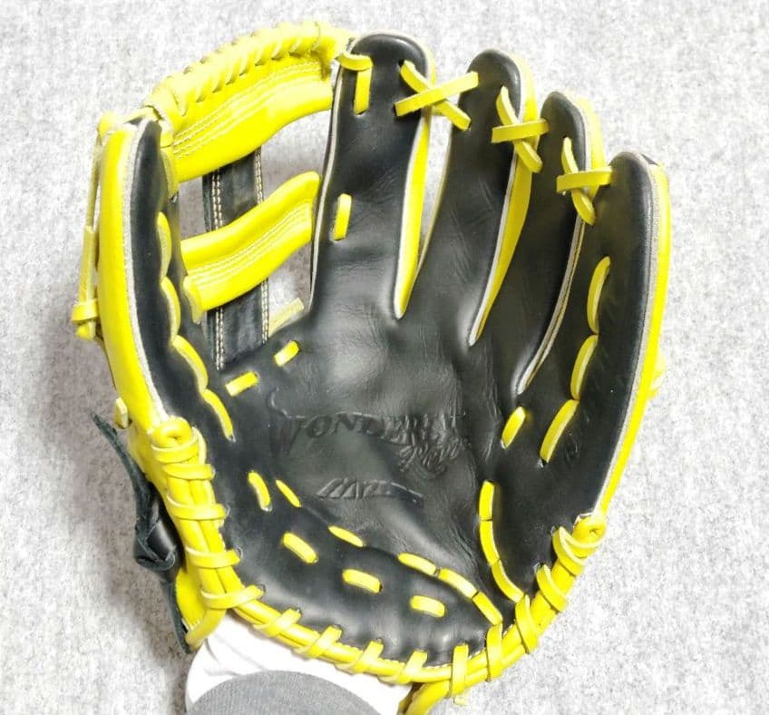 ミズノ ソフトボール用グローブ　 WONDERLY REVO