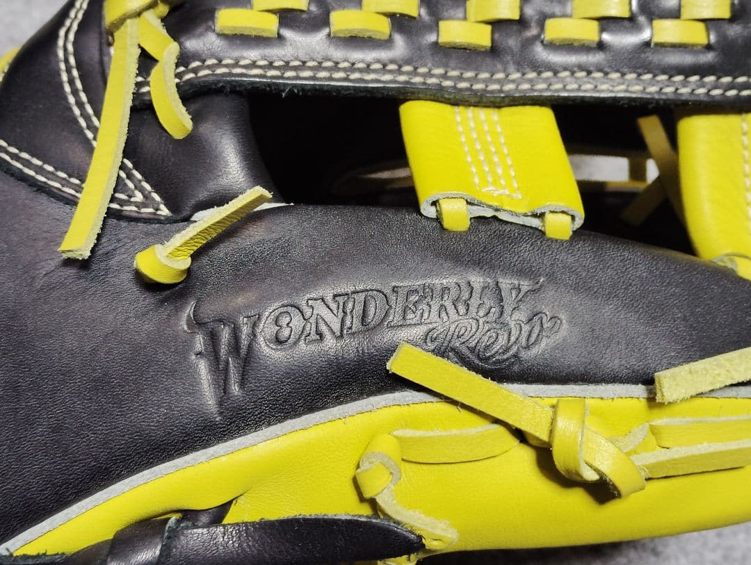 ミズノ ソフトボール用グローブ　 WONDERLY REVO